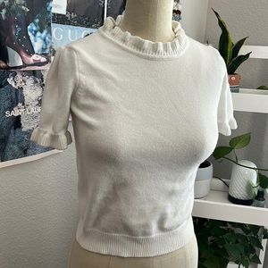 LIKE NEW Ruffle Knit Short Sleeve Top